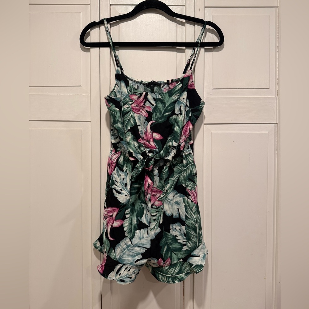 E&M romper size‎ small NWOT